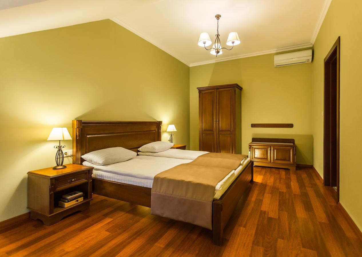 By Derenivska Kupil Aparthotel Nyzhne Solotvyno