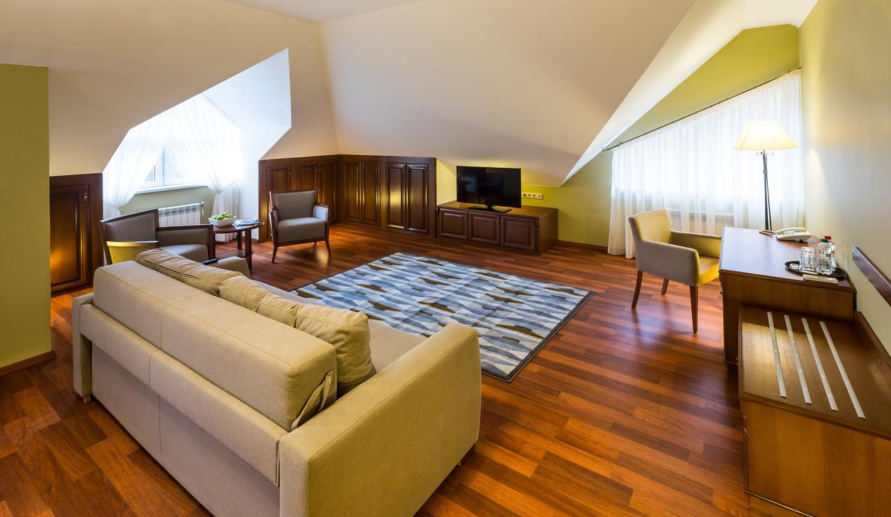 By Derenivska Kupil Aparthotel Nyzhne Solotvyno