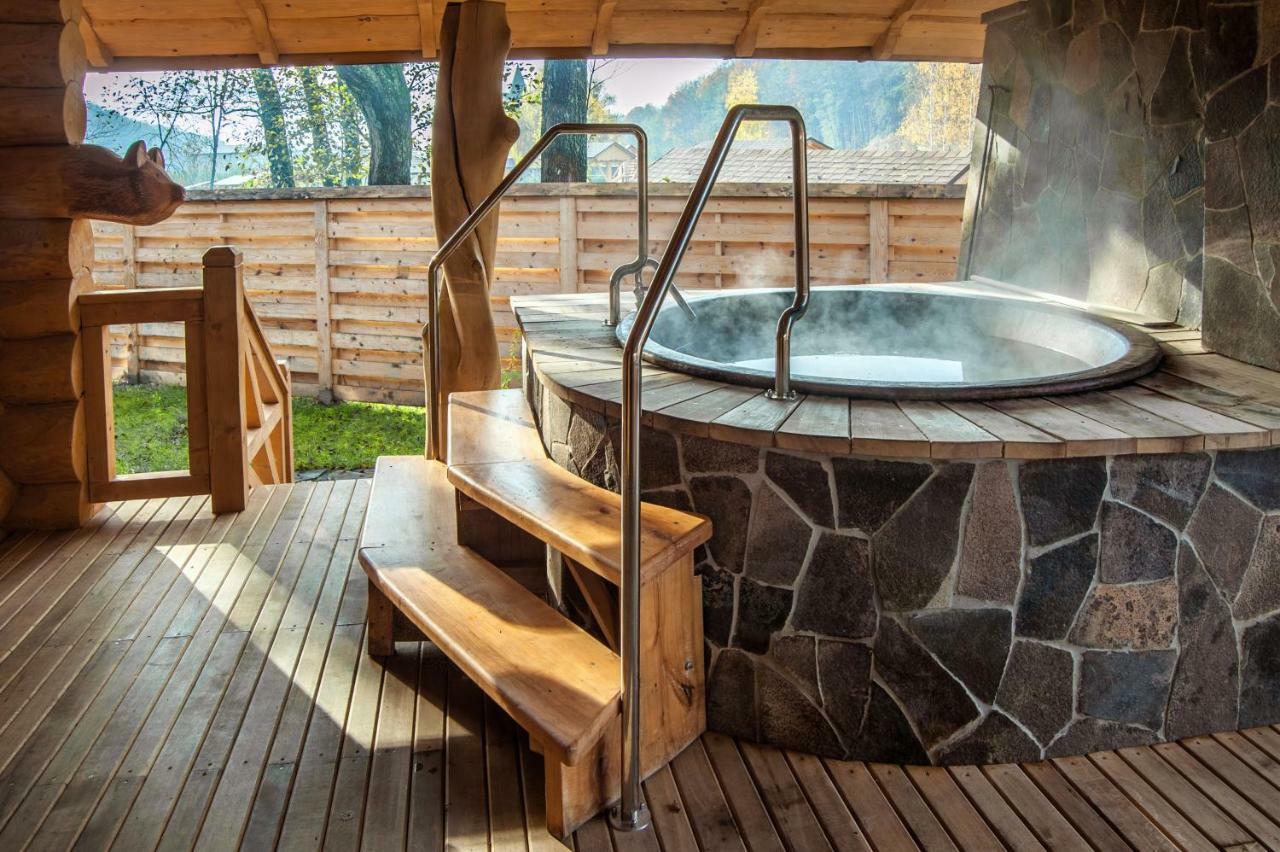 Aparthotel By Derenivska Kupil 4*